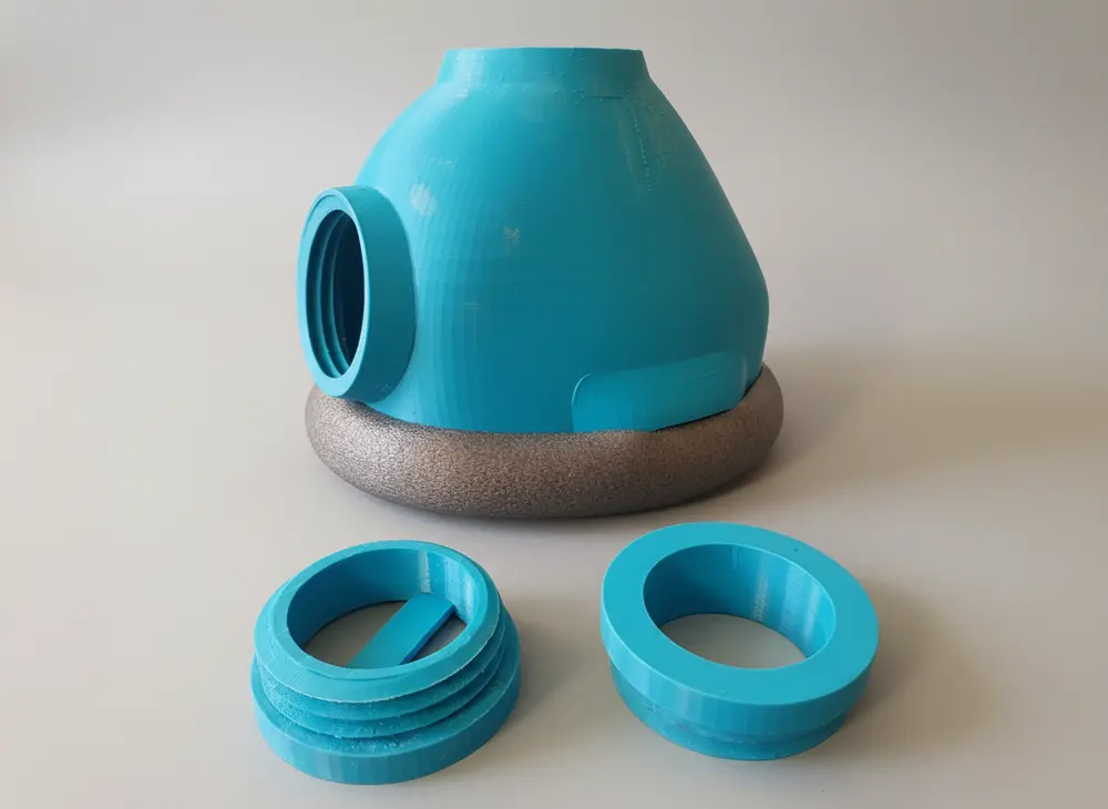 Mask with valve on the bottom